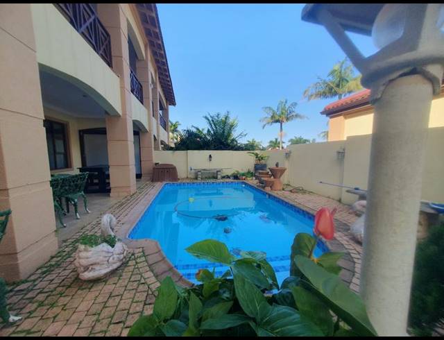 4 BEDROOM TOWNHOUSE FOR SALE IN MANABA BEACH